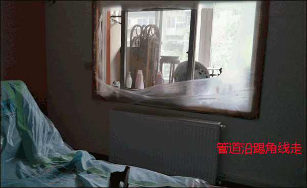 明裝管道沿踢角線走管效果圖